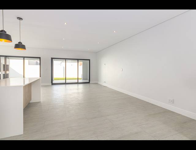 4 BEDROOM FREESTANDING FOR SALE IN PARKLANDS NORTH